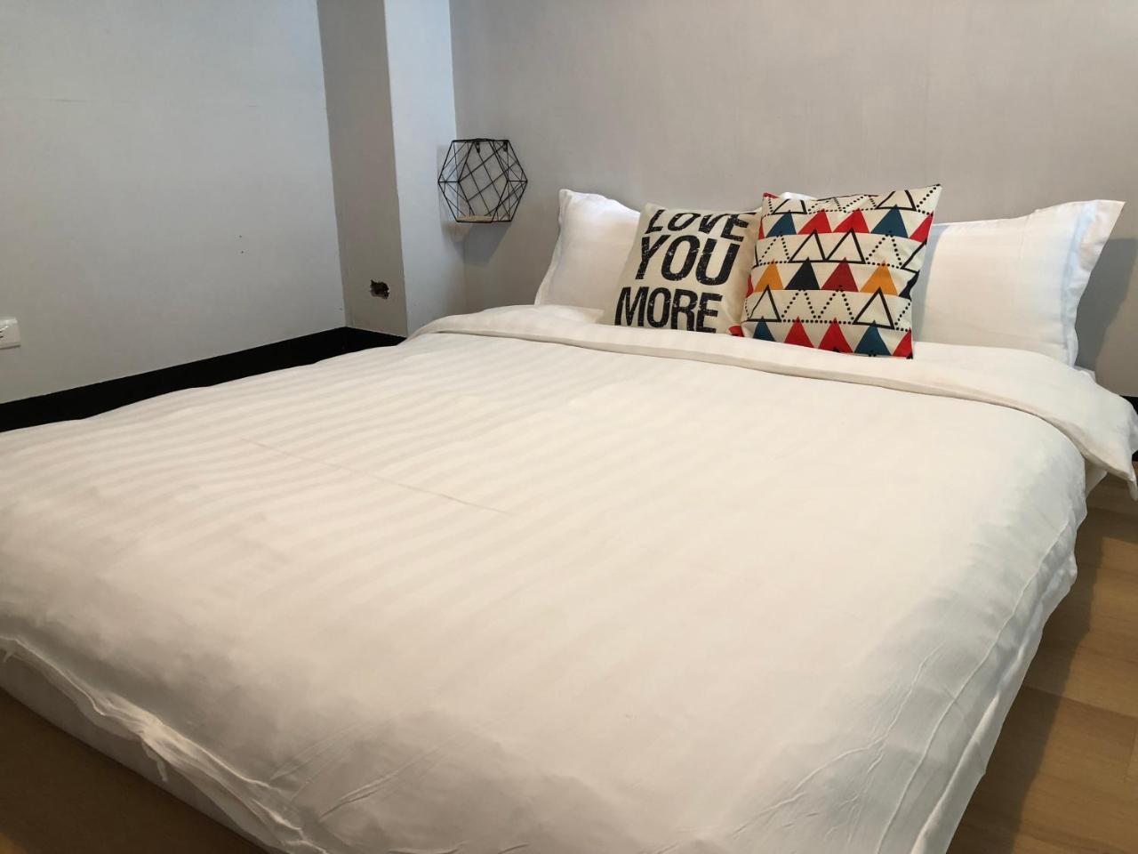 湘品旅館xiang Pin Hotel-有人旅宿東大門夜市湘品館-無電梯無電視 訂房後請注意訊息加line聯繫我 เมืองฮวาเหลียน ภายนอก รูปภาพ